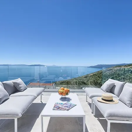 Villa Ultima *