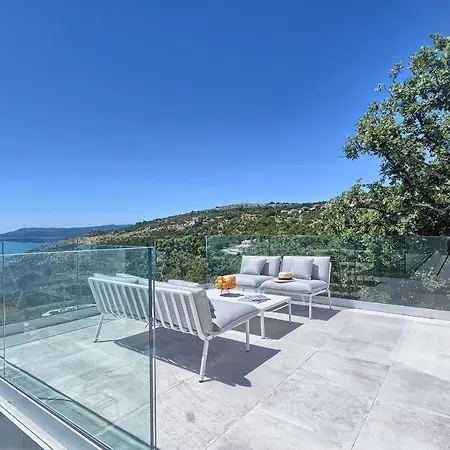 Villa Ultima