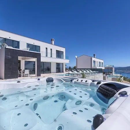 Villa Ultima